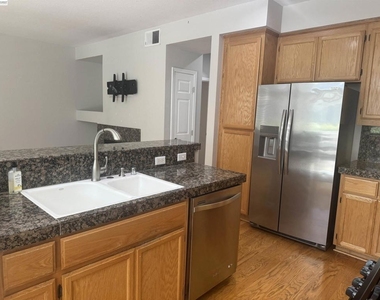 3162 Golden Crest Cmn - Photo Thumbnail 9