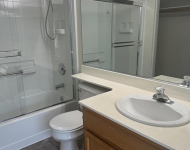 3162 Golden Crest Cmn - Photo Thumbnail 25