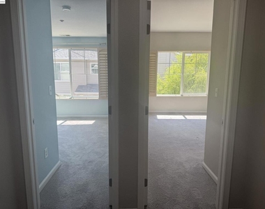 3162 Golden Crest Cmn - Photo Thumbnail 16