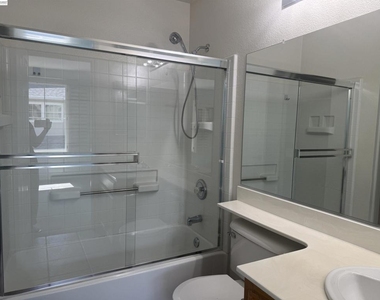 3162 Golden Crest Cmn - Photo Thumbnail 26