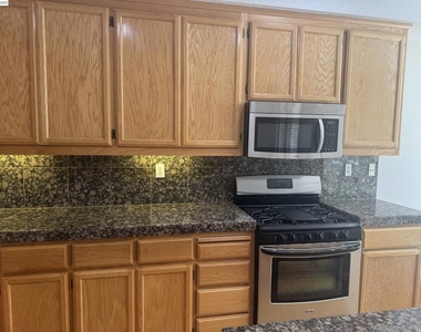 3162 Golden Crest Cmn - Photo Thumbnail 10