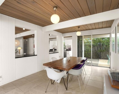 8021 Shay Dr - Photo Thumbnail 11