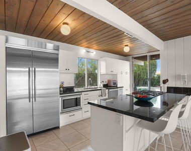 8021 Shay Dr - Photo Thumbnail 18
