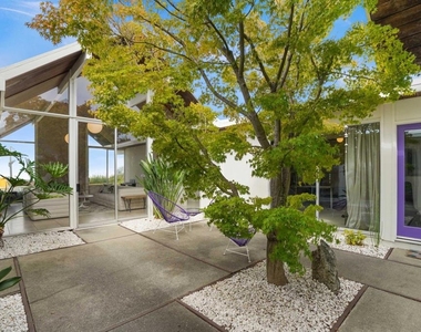 8021 Shay Dr - Photo Thumbnail 3
