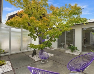 8021 Shay Dr - Photo Thumbnail 6
