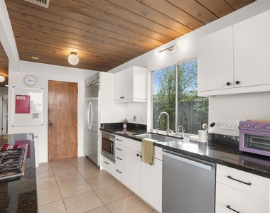 8021 Shay Dr - Photo Thumbnail 20