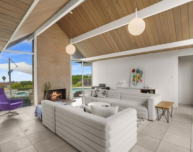 8021 Shay Dr - Photo Thumbnail 8