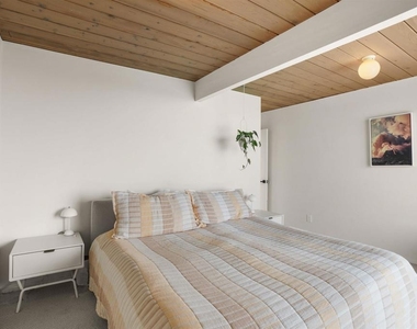 8021 Shay Dr - Photo Thumbnail 34