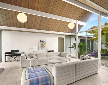 8021 Shay Dr - Photo Thumbnail 9