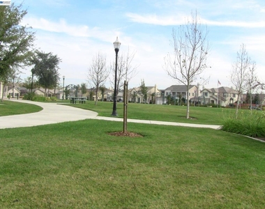 1336 Tiffany Dr - Photo Thumbnail 20