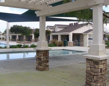 1336 Tiffany Dr - Photo Thumbnail 18