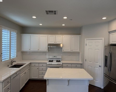 1336 Tiffany Dr - Photo Thumbnail 8