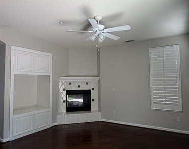 1336 Tiffany Dr - Photo Thumbnail 6