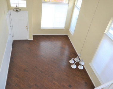 1336 Tiffany Dr - Photo Thumbnail 4