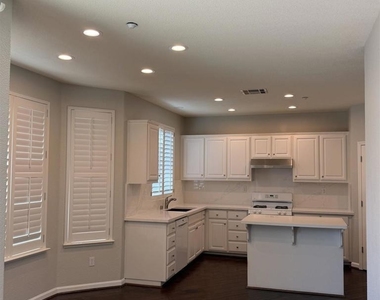 1336 Tiffany Dr - Photo Thumbnail 9