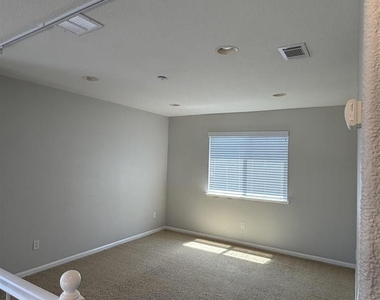 1336 Tiffany Dr - Photo Thumbnail 14