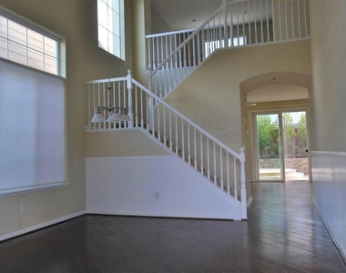 1336 Tiffany Dr - Photo Thumbnail 2