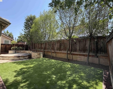 1336 Tiffany Dr - Photo Thumbnail 16