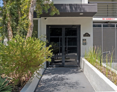 1283 Havenhurst Drive - Photo Thumbnail 32