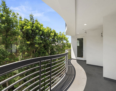 1283 Havenhurst Drive - Photo Thumbnail 9