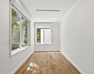 1283 Havenhurst Drive - Photo Thumbnail 4