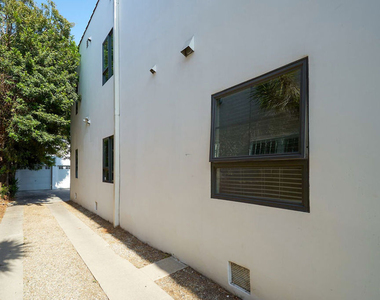 614 N Genesee Avenue - Photo Thumbnail 4