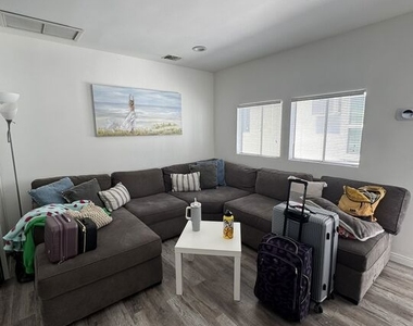 748 Washington Boulevard - Photo Thumbnail 2