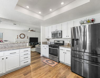 43258 33rd Street - Photo Thumbnail 14