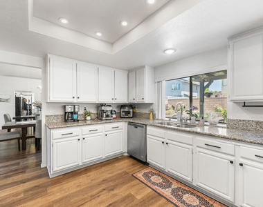 43258 33rd Street - Photo Thumbnail 12