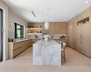 15721 Addison Street - Photo Thumbnail 6