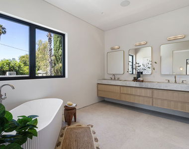 15721 Addison Street - Photo Thumbnail 27