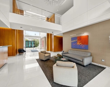 838 N Doheny Drive - Photo Thumbnail 20