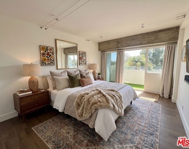 838 N Doheny Drive - Photo Thumbnail 6