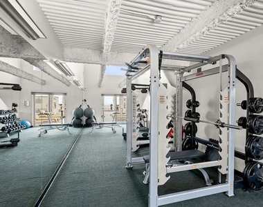 838 N Doheny Drive - Photo Thumbnail 17