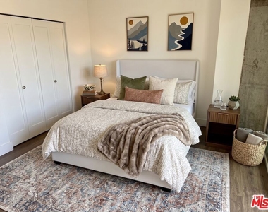 838 N Doheny Drive - Photo Thumbnail 8