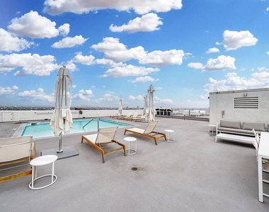 838 N Doheny Drive - Photo Thumbnail 15