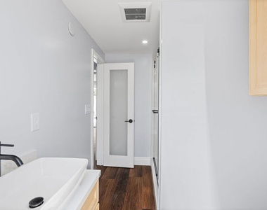 4622 W 149th Street - Photo Thumbnail 13