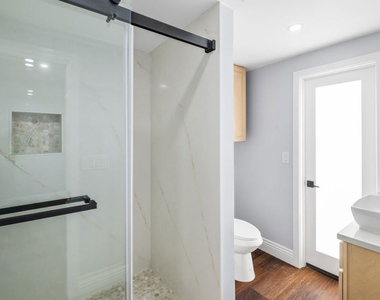 4622 W 149th Street - Photo Thumbnail 10