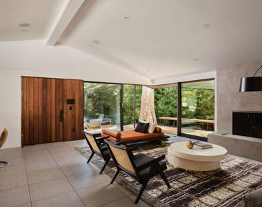 8970 Wonderland Park Avenue - Photo Thumbnail 10