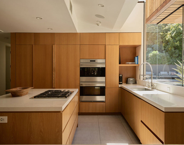8970 Wonderland Park Avenue - Photo Thumbnail 12