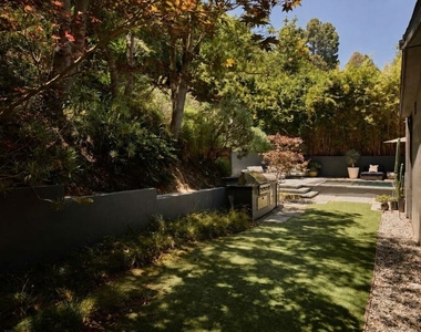 8970 Wonderland Park Avenue - Photo Thumbnail 2