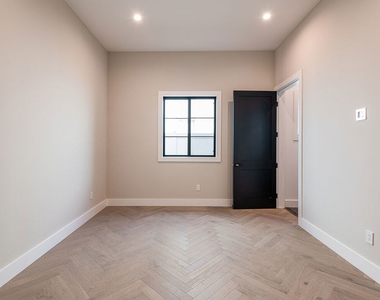 14752 Hartsook Street - Photo Thumbnail 19