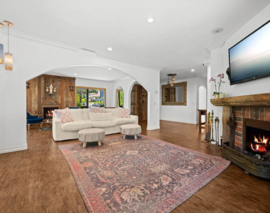 16582 Calneva Drive - Photo Thumbnail 10