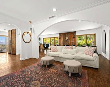 16582 Calneva Drive - Photo Thumbnail 11