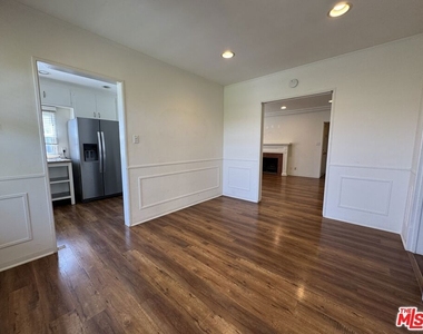 823 23rd Street - Photo Thumbnail 4