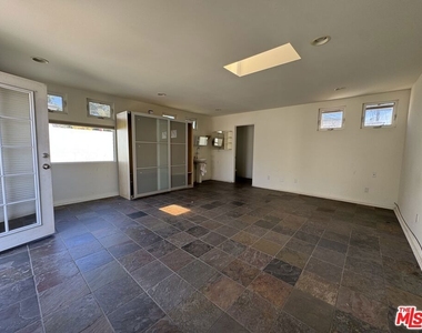 823 23rd Street - Photo Thumbnail 13