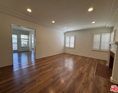 823 23rd Street - Photo Thumbnail 2