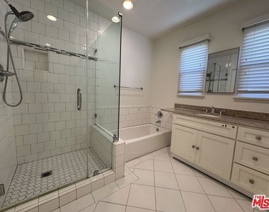 823 23rd Street - Photo Thumbnail 9