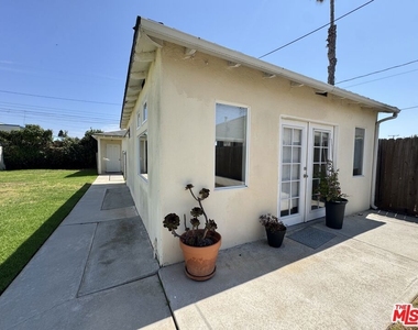 823 23rd Street - Photo Thumbnail 12