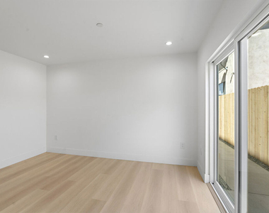 10963 Calvert - Photo Thumbnail 8